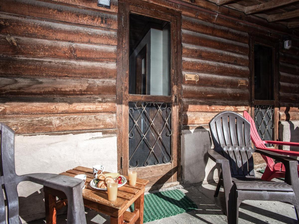 Apache Village Cabinette 11, Queen Bed, Midtown, Sleeps 2 Ruidoso Exterior photo